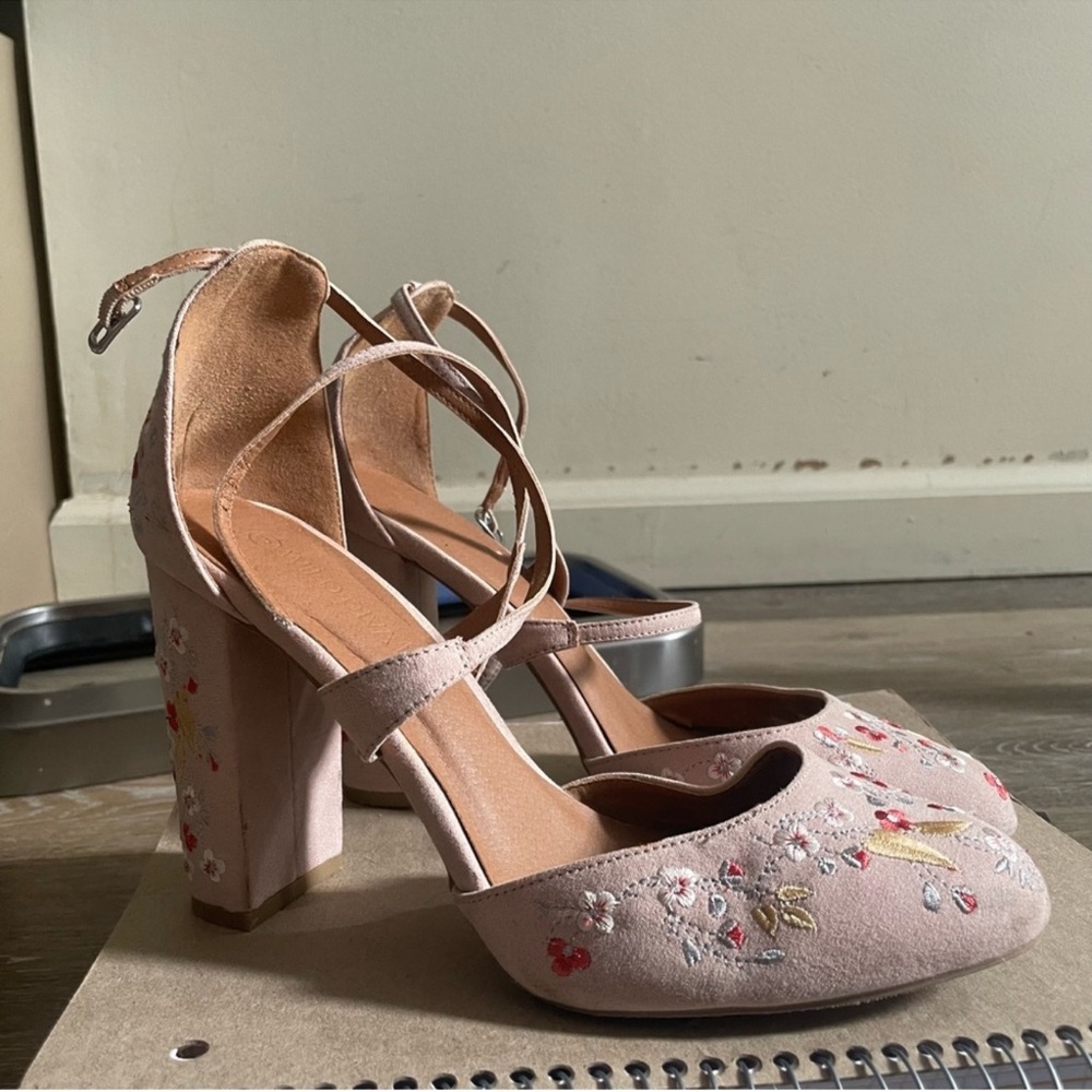 Wild Diva Blush Floral Embroidered Heels - Picture 2 of 6